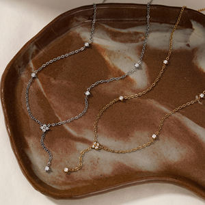 كليورو مقاوم للماء الفولاذ المقاوم للصدأ أربع أوراق البرسيم الزركون على شكل حرف Y قلادة الموضة العصرية مجوهرات النساء - Product Image 4