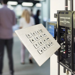 Clavier numérique étanche à 16 boutons en acier inoxydable 4*4 à matrice en métal pour alarme d'urgence. - Product Image 1