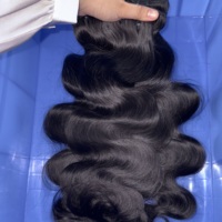 Cheveux humains vierges bruts non traités de vague naturelle cambodgienne frisée frisée style machine droite vendeurs de cheveux en faisceau à double trame