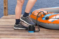 Bestway 62147 Air Step 300 ML Pompe à air manuelle à pied utilisée pour gonfler les matelas pneumatiques, les bateaux gonflables et les anneaux de piscine gonflables