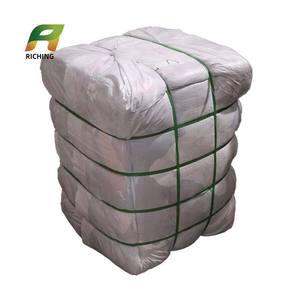 Trapos de Algodón Industriales Blancos de 20x25cm, Tela de Camisetas Reciclada, Pacas de 10kg para Limpieza - Product Image 1