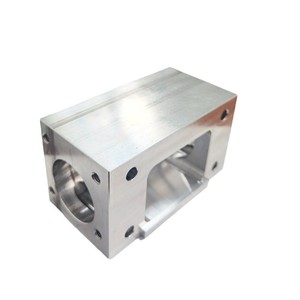 ชุดแปลงรถตู้สปรินเตอร์แบบครบชุด พร้อมตู้เก็บของสแตนเลสสตีลขึ้นรูปด้วยเครื่อง CNC และระบบต่อพ่วงรถพ่วงแบบปรับได้ - Product Image 4