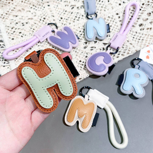 Porte-clés en cuir avec 26 lettres de l'alphabet pour femme, breloque de sac à main, cadeau pour sœur et amies - Product Image 5