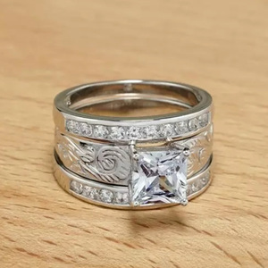 Anello con Cristallo Rotondo a Quattro Punte per Donne, Elegante Anello alla Moda, Accessorio per Uso Quotidiano e Feste - Product Image 3