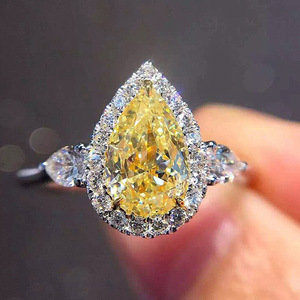 Anello dal design a forma di pera gialla, elegante anello da dito per donna - Product Image 2