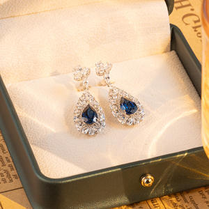 ต่างหูทรงหยดน้ำประดับพลอยแซฟไฟร์สังเคราะห์ 2 กะรัต สำหรับผู้หญิง เครื่องประดับแฟชั่น - Product Image 2