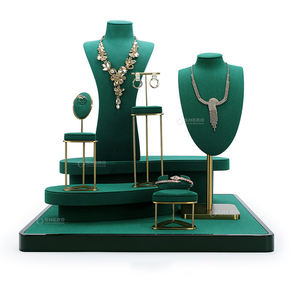 Shero Custom Metal Jewelry Display Props Exhibición Stand Green Microfiber Jewelry Bangle Set - Product Image 4