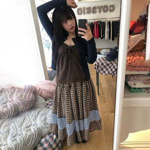 กระโปรงยาวทรงเอเอวสูงลายสก็อตแบบเรโทร ตัดต่อสีตัดกัน ดีไซน์มินิมอลสำหรับผู้หญิง - Product Image 5