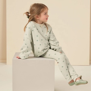Ensemble de pulls ras du cou personnalisés 220g survêtements d'équipe tenues filles kpop imprimé enfants survêtements 2 pièces - Product Image 1