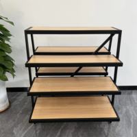 Modernes einfaches Eisen-Installations-Display-Gestell für die Landung des Bekleidungs geschäfts
