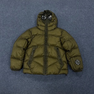 Veste matelassée à capuche zippée anti-boulochage 100 % duvet pour homme, style décontracté hip-hop de luxe CP - Product Image 5