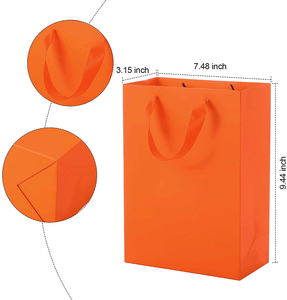ถุงช้อปปิ้งของขวัญ<span class=keywords><strong>แฟนซี</strong></span>พร้อมหูหิ้วสำหรับงานแต่งงานวัน<span class=keywords><strong>เกิด</strong></span>คริสต์มาสแบบกำหนดเองได้ - Product Image 4