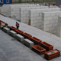Molde de acero para bloques de muro de contención de apilamiento en seco entrelazados, encofrado de hormigón tipo Lego sin mortero para muro de gravedad prefabricado