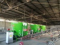 Équipement agricole essentiel Nouveau mélangeur d'alimentation TMR à traction verticale 4cbm 6cbm 8cbm 10cbm pour l'alimentation des vaches et des bovins