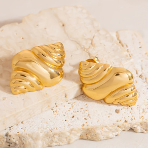 Pendientes de Concha Marina Serie Océano, Chapados en Oro de 18K, Acero Inoxidable, para Mujer, Joyería de Regalo - Product Image 3