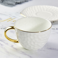 Tasse à expresso moderne en porcelaine fine blanche à relief, bord doré, avec soucoupe, idéale pour les cafés, les fêtes, la maison et les mariages