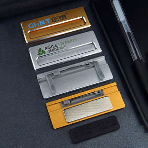 Placas de Identificación Metálicas Yuefeng, de Acero Inoxidable, Grabadas, Tipo Pin, para Oficina, Trabajo, con Logotipo Personalizado, Regalo Empresarial - Product Image 1