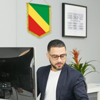 Le drapeau de la République du Congo avec bordure à pompons convient aux activités d'échange culturel entre la Chine et l'Afrique
