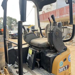 Mini-excavatrice sur chenilles d'occasion Cat301.7 de 1,7 tonne, modèle 2022, en excellent état (moteur, boîte de vitesses, pompe), vente chaude à prix réduit - Product Image 6