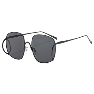 Gafas de Sol Grandes y Modernas para Hombre, Estilo Punk, Hip Hop, Metal, Protección Solar, Únicas, para Mujer, Vacaciones, Fiesta, Baile - Product Image 5