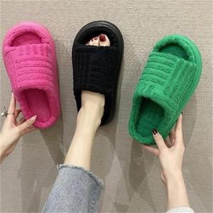 Chaussons d'hiver en laine pour femmes, de marque de luxe, chauds et moelleux, chaussons en peluche pour femmes. - Product Image 2