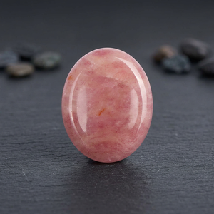 Hecho a mano Natural fresa cuarzo cristal pulgar preocupación piedra Ágata tallado estilo Chakra meditación alivio piedra preciosa mascota para - Product Image 4