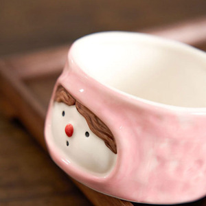 Taza con Diseño de Niña Pintada a Mano con Esmalte Subesmaltado, Linda Taza de Cerámica Artística, Taza Única Hecha a Mano para Café y Leche Diaria - Product Image 5
