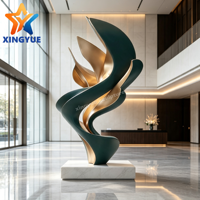 Installation artistique personnalisée en acier inoxydable Aile de Phénix Or Vert pour Entrée d'Hôtel, Centre Commercial, Hall d'Entreprise, Galerie d'Art, Villa