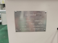 Nouvelle machine de fraisage et de perçage CNC horizontale à 4 axes avec moteur pour le traitement automatique des profilés en aluminium