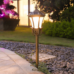 Le pilier de jardin à LED à énergie solaire allume la lampe extérieure étanche pour la lanterne de chemin d'éclairage décoratif de paysage de patio - Product Image 4