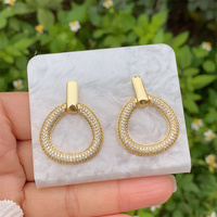 Boucles d'oreilles pendantes en cuivre et zircon plaqué or 18 carats, 1 paire de boucles d'oreilles en forme de cœur rond géométrique, style classique, incrusté de cuivre