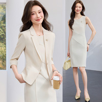 Ensemble Tailleur 2 Pièces Élégant de Style Français pour Femme : Robe, Manteau, Gilet Blanc, Jupe et Veste. Tenue de Bureau et Uniformes Féminins