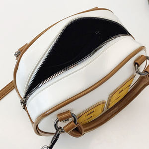 Nuevo Estilo Bolso Bandolera Pequeño para Mujer de Cuero Vegano Aceitado con Diseño Color Block Tipo Bowling, Gran Capacidad y Correa Desmontable - Product Image 6