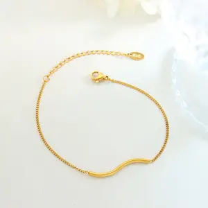 2023 New 18 Karat Gold Simple Water Ripple Line Damen armband S Curve Round Stick Twisted Line Armband Schmuck