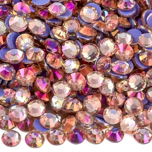 OLeeya Vente en gros de cristaux thermocollants de haute qualité, très demandés, couleurs brillantes, strass thermocollants en verre pour vêtements - Product Image 4