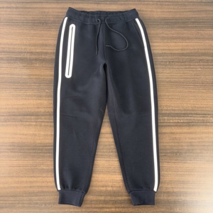 Giacca da <span class=keywords><strong>uomo</strong></span> personalizzata Set <span class=keywords><strong>tuta</strong></span> sportiva per <span class=keywords><strong>uomo</strong></span> che si illumina con i <span class=keywords><strong>pantaloni</strong></span> della <span class=keywords><strong>tuta</strong></span> scuri e la <span class=keywords><strong>tuta</strong></span> con cappuccio - Product Image 4