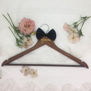 신부 드레스 신랑 정장 신혼부부를 위한 맞춤형 로고 나무 옷걸이, 웨딩 약혼 후크 걸이형 도매 - Product Image 5