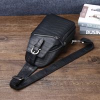 Tas dada pria motif buaya warna mist, tas dada multifungsi, tas selempang fashion outdoor untuk pria