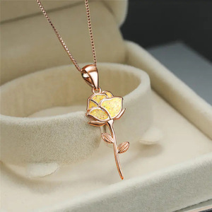 Collier pendentif rose pour femme, chaîne à breloques fleur romantique, bijoux tendance, cadeau pour usage quotidien - Product Image 2