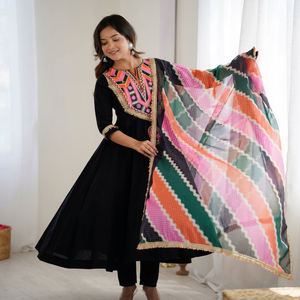 Ensemble Salwar Kameez brodé noir pour femmes, tenue indienne pakistanaise, vêtements ethniques à séchage rapide pour mariage et fête - Product Image 1