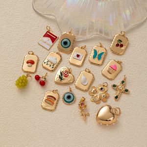 Colgantes de Acero Inoxidable en Tono Dorado para Collar y Pulsera, Diseños Variados: Cereza, Amuleto de la Suerte, Mariposa, Corazón, Regalo de Aniversario - Product Image 3