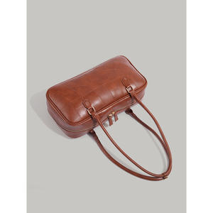 Bolso Boston Retro de Cuero Sintético Marrón con Parches, Gran Capacidad, Cierre de Cremallera, Bolso de Mano para Uso Diario, Forro de Algodón, para Mujer, Otoño - Product Image 4