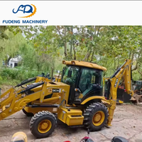 Chargeuse-pelleteuse d'occasion JCB 3CX fabriquée en Chine, excellent état, moteur sur roues, charge nominale de 3 tonnes, puissance de 63 kW, à vendre à prix réduit
