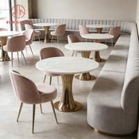 Ensemble de mobilier moderne de luxe pour hôtel, restaurant commercial, tables en marbre, pieds en laiton, sièges en velours rose et gris, banquette, café
