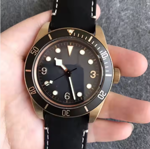 Montre mécanique de luxe pour homme, 43 mm, verre saphir, boîtier en acier inoxydable de designer avec bracelet en cuir - Product Image 1