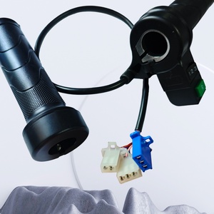 Poignée électrique universelle en <span class=keywords><strong>PVC</strong></span> avec accélérateur rotatif pour kits de remplacement de moteur sans balais de vélo électrique - Product Image 6