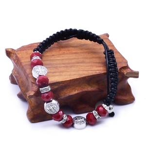 Pulsera de <span class=keywords><strong>Cruz</strong></span> de cuentas de oración de <span class=keywords><strong>San</strong></span> <span class=keywords><strong>Benito</strong></span> rojo cuerda de nudo chino hecha a mano - Product Image 3