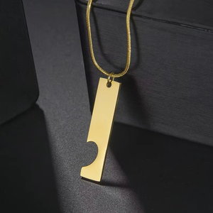 Collana per Coppie con Ciondolo Rettangolare Traforato a Forma di Cuore, in Acciaio Inossidabile Placcato Oro - Product Image 4