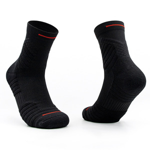 Calcetines de fútbol con agarre antideslizante de alta calidad para hombre, calcetines de agarre con logotipo personalizado OEM, calcetines deportivos de fútbol de gama alta con diseño personalizado - Product Image 4