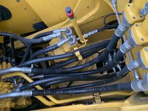 Excavatrice d'occasion Komatsu PC200 série, modèle 2023, moteur hydraulique Cummins robuste et polyvalent, pour le développement urbain - Product Image 2